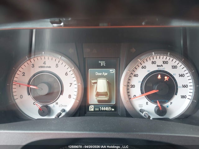 5TDXZ3DC7HS870573 Toyota SIENNA SE