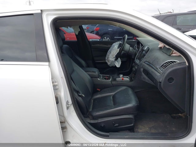 Продажа на аукционе авто 2016 Chrysler 300 Limited, vin: 2C3CCARG0GH135970, номер лота: 12589093