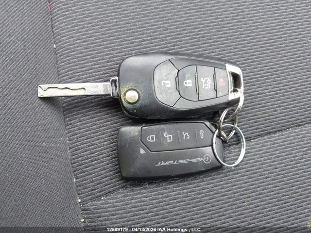1G1BE5SMXJ7115813 Chevrolet Cruze