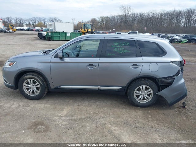 JA4AD2A38HZ605172 Mitsubishi Outlander Es