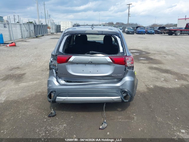 JA4AD2A38HZ605172 Mitsubishi Outlander Es