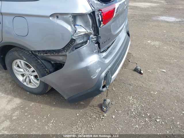JA4AD2A38HZ605172 Mitsubishi Outlander Es