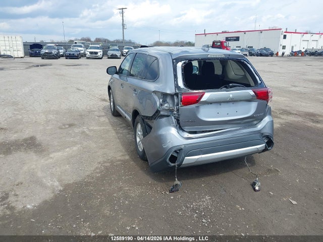 JA4AD2A38HZ605172 Mitsubishi Outlander Es