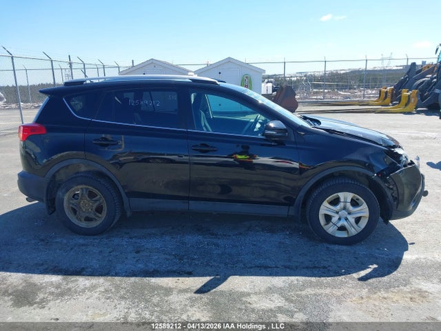 12589212 :رقم المزاد ، 2T3BFREV7FW377784 vin ، 2015 Toyota Rav4 Le مزاد بيع
