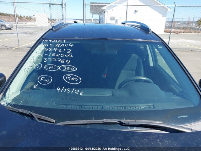 12589212 :رقم المزاد ، 2T3BFREV7FW377784 vin ، 2015 Toyota Rav4 Le مزاد بيع