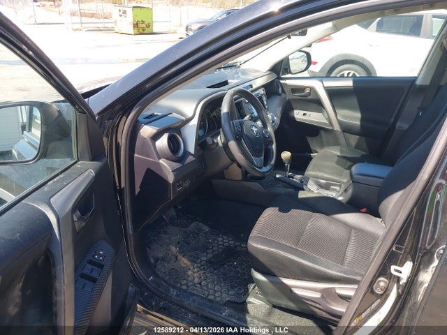 12589212 :رقم المزاد ، 2T3BFREV7FW377784 vin ، 2015 Toyota Rav4 Le مزاد بيع