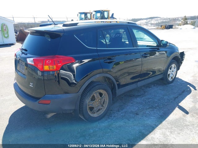 12589212 :رقم المزاد ، 2T3BFREV7FW377784 vin ، 2015 Toyota Rav4 Le مزاد بيع