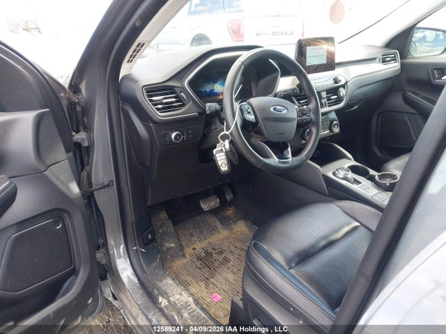 1FMCU9J93NUA73698 Ford Escape Titanium