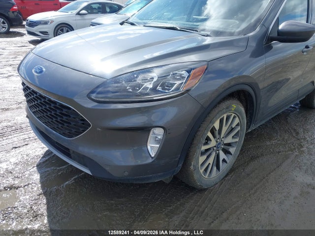 1FMCU9J93NUA73698 Ford Escape Titanium