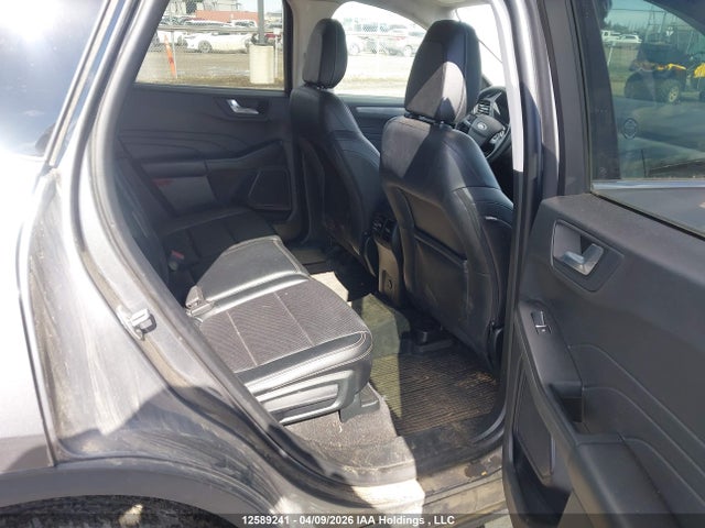 1FMCU9J93NUA73698 Ford Escape Titanium