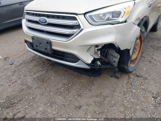 1FMCU9G96HUD63011 Ford ESCAPE SE