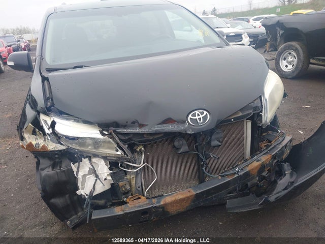 12589365 :رقم المزاد ، 5TDDK3DC6FS099611 vin ، 2015 Toyota Sienna مزاد بيع