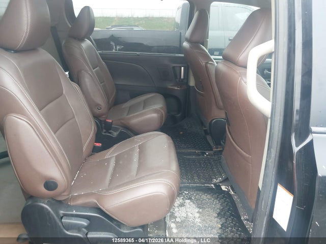 12589365 :رقم المزاد ، 5TDDK3DC6FS099611 vin ، 2015 Toyota Sienna مزاد بيع