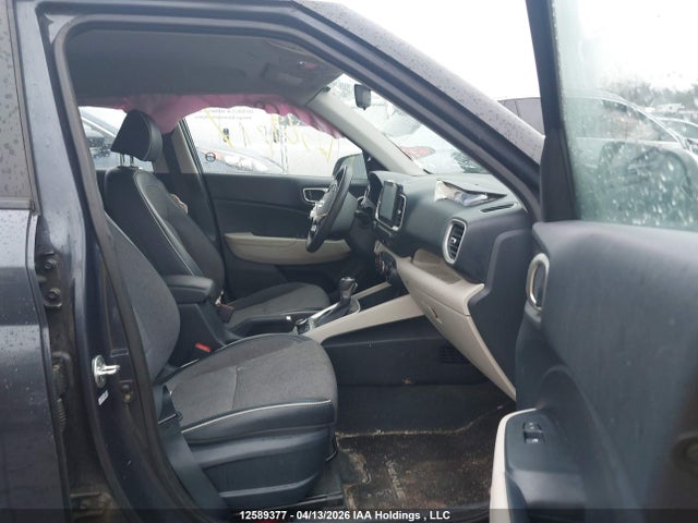 KMHRC8A3XNU144558 Hyundai Venue Sel/limited