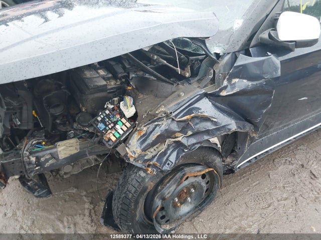 KMHRC8A3XNU144558 Hyundai Venue Sel/limited
