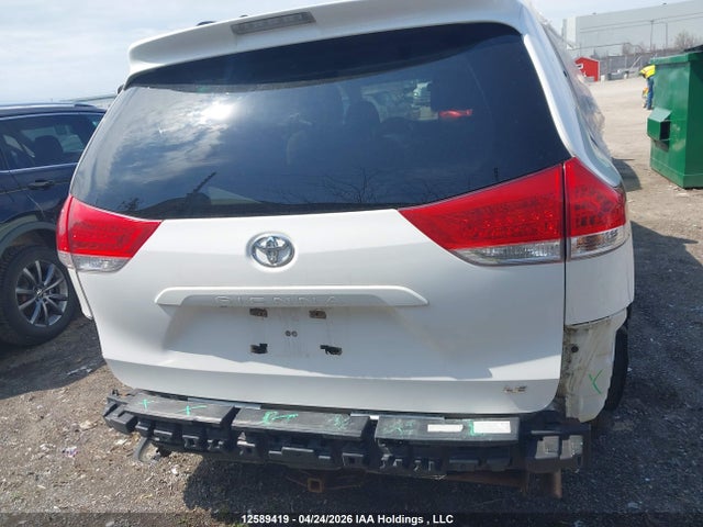 2013 Toyota Sienna Le მანქანა იყიდება აუქციონზე, vin: 5TDKK3DC9DS338072, აუქციონის ნომერი: 12589419