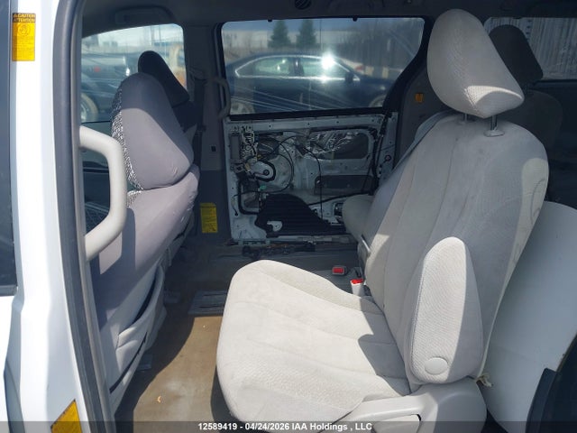 2013 Toyota Sienna Le მანქანა იყიდება აუქციონზე, vin: 5TDKK3DC9DS338072, აუქციონის ნომერი: 12589419
