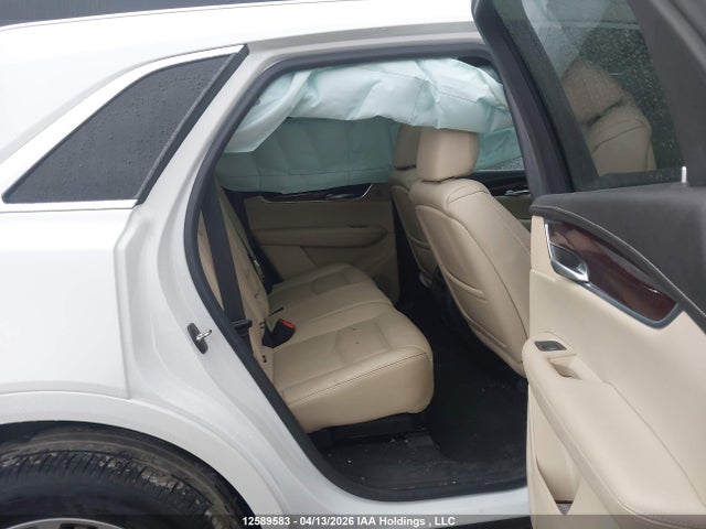 1GYKNFRS2JZ183197 Cadillac Xt5 Premium Luxury