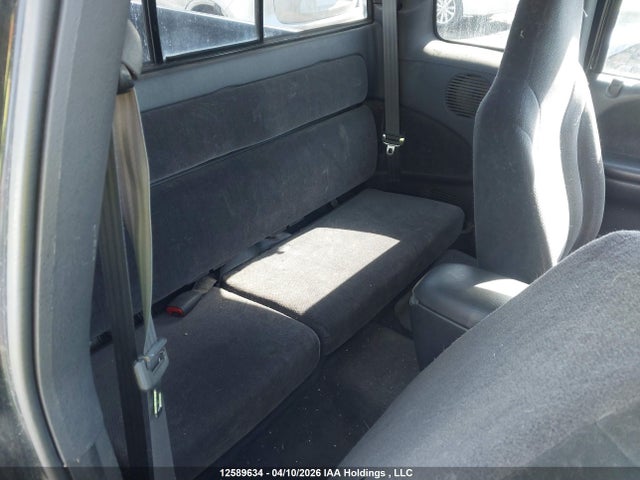 2000 Dodge Dakota მანქანა იყიდება აუქციონზე, vin: 1B7GL22Z6YS755697, აუქციონის ნომერი: 12589634