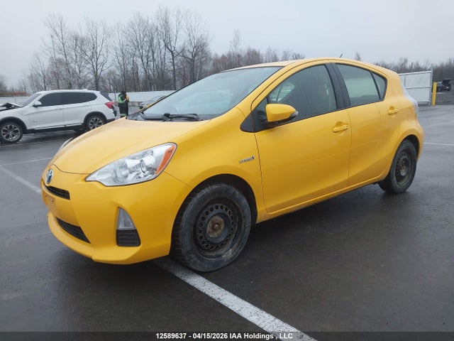 JTDKDTB32E1084216 Toyota PRIUS C