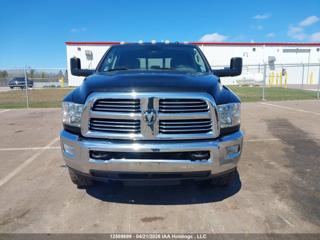12589699 :رقم المزاد ، 3C6UR5DJ4FG529647 vin ، 2015 Ram 2500 Slt مزاد بيع