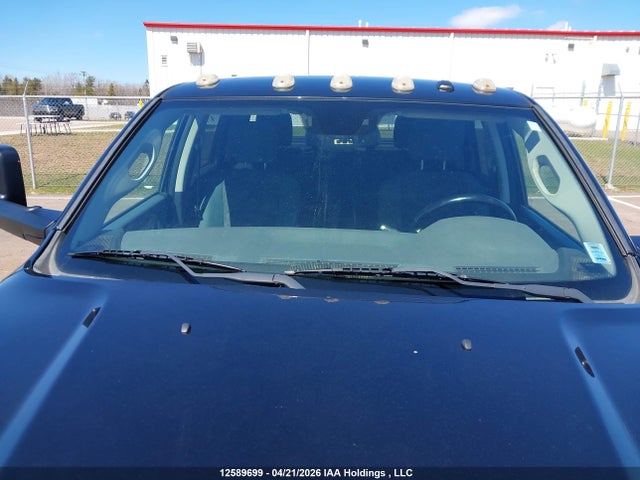 12589699 :رقم المزاد ، 3C6UR5DJ4FG529647 vin ، 2015 Ram 2500 Slt مزاد بيع