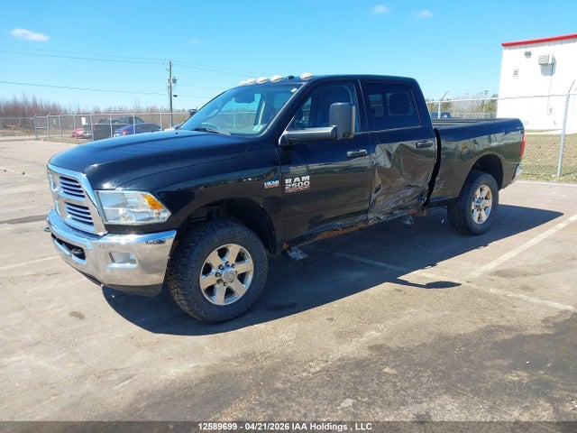 12589699 :رقم المزاد ، 3C6UR5DJ4FG529647 vin ، 2015 Ram 2500 Slt مزاد بيع