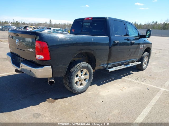 12589699 :رقم المزاد ، 3C6UR5DJ4FG529647 vin ، 2015 Ram 2500 Slt مزاد بيع