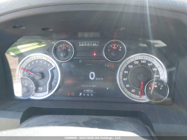 12589699 :رقم المزاد ، 3C6UR5DJ4FG529647 vin ، 2015 Ram 2500 Slt مزاد بيع