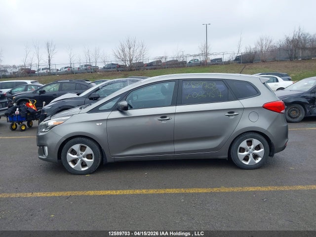2015 Kia Rondo მანქანა იყიდება აუქციონზე, vin: KNAHT8A32F7086457, აუქციონის ნომერი: 12589703