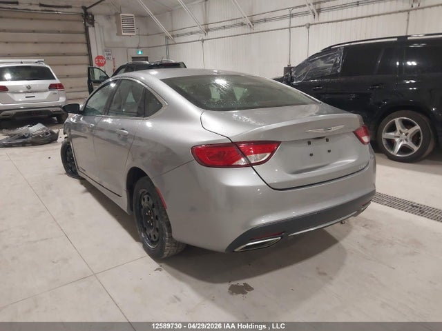 Chrysler 200 Limited 2015 1C3CCCAG6FN739701 Image 3
