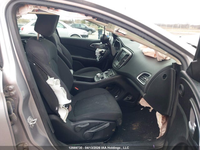 Chrysler 200 Limited 2015 1C3CCCAG6FN739701 Image 5