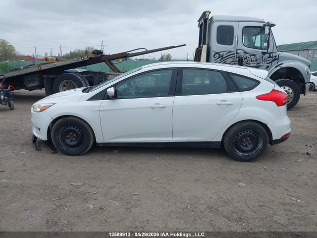 1FADP3K22HL310860 Ford FOCUS SE
