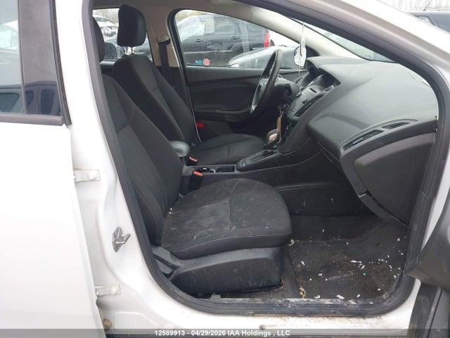 1FADP3K22HL310860 Ford FOCUS SE
