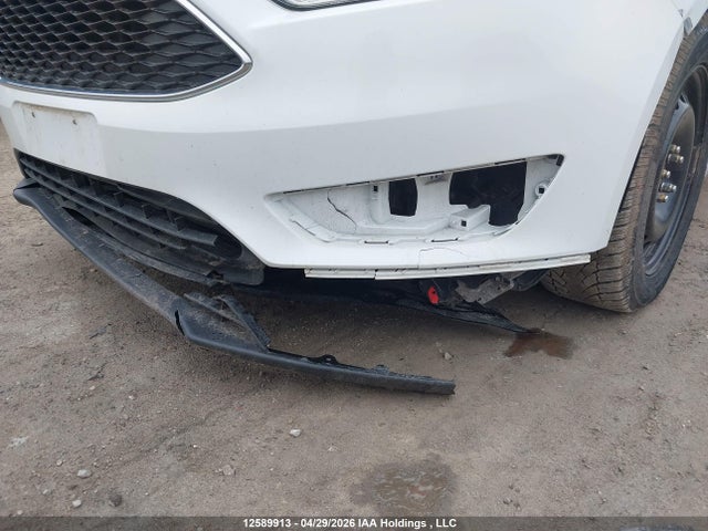 1FADP3K22HL310860 Ford FOCUS SE