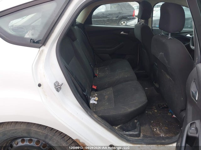 1FADP3K22HL310860 Ford FOCUS SE