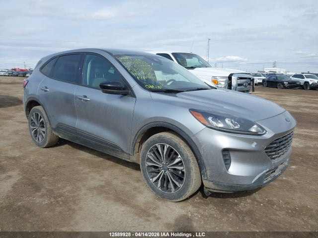 1FMCU9G6XNUB20898 Ford ESCAPE SE
