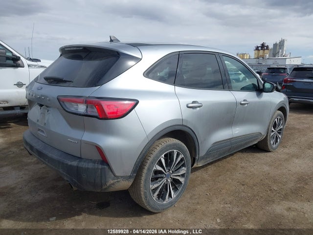 1FMCU9G6XNUB20898 Ford ESCAPE SE