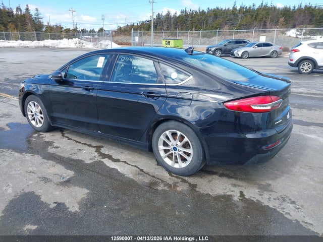 12590007 :رقم المزاد ، 3FA6P0HD7KR211895 vin ، 2019 Ford Fusion Se مزاد بيع