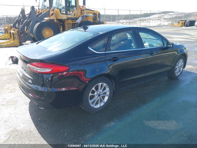 12590007 :رقم المزاد ، 3FA6P0HD7KR211895 vin ، 2019 Ford Fusion Se مزاد بيع