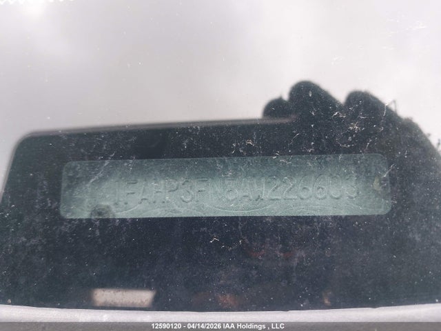 12590120 :رقم المزاد ، 1FAHP3FN8AW226603 vin ، 2010 Ford Focus Se مزاد بيع