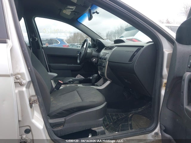 12590120 :رقم المزاد ، 1FAHP3FN8AW226603 vin ، 2010 Ford Focus Se مزاد بيع