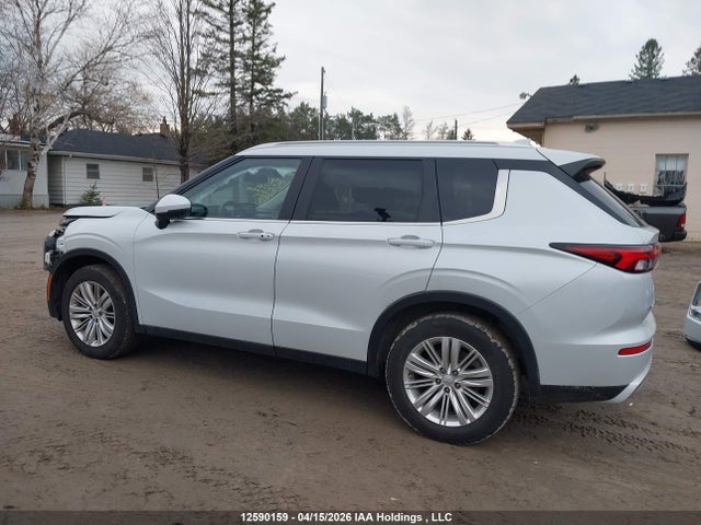 JA4J4VA8XRZ604586 Mitsubishi Outlander
