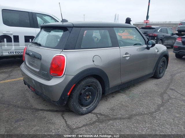 12590191 :رقم المزاد ، WMWXP5C50H2D16562 vin ، 2017 Mini 3 Door Cooper مزاد بيع