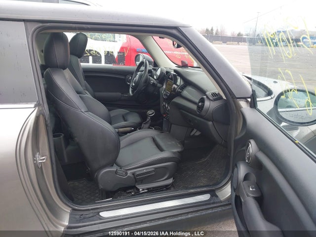 12590191 :رقم المزاد ، WMWXP5C50H2D16562 vin ، 2017 Mini 3 Door Cooper مزاد بيع