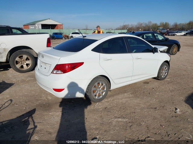 KMHCT4AE9EU747906 Hyundai ACCENT GL