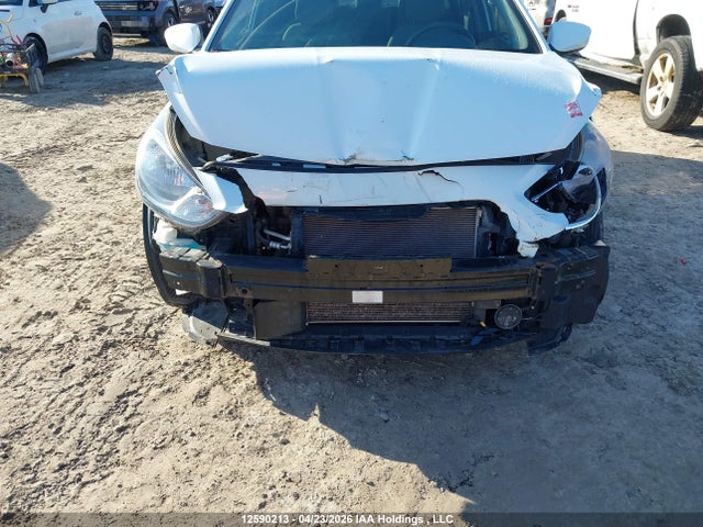 KMHCT4AE9EU747906 Hyundai ACCENT GL