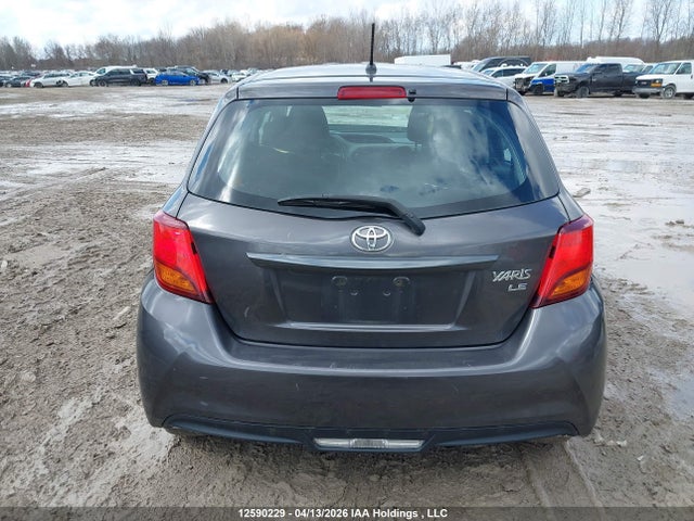 2015 Toyota Yaris Le მანქანა იყიდება აუქციონზე, vin: VNKKTUD38FA033821, აუქციონის ნომერი: 12590229