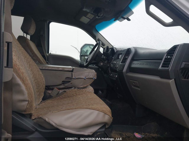 1FD8X3H64KED48605 Ford F-350 Chassis Xlt