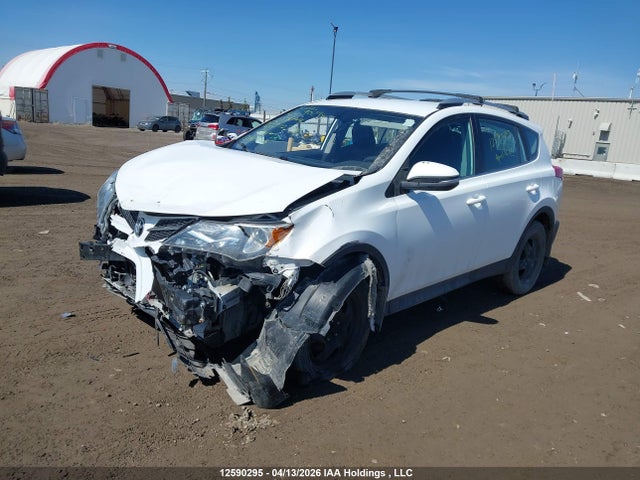 12590295 :رقم المزاد ، 2T3BFREV9FW310524 vin ، 2015 Toyota Rav4 Le مزاد بيع